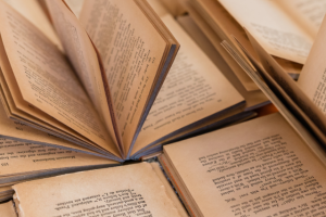 How Many Characters and Words Fit Into a Standard Page